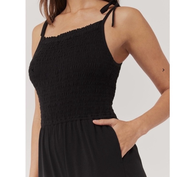 Pact Soirée One And Done Jumpsuit Smocked Bodice - Picture 3 of 9